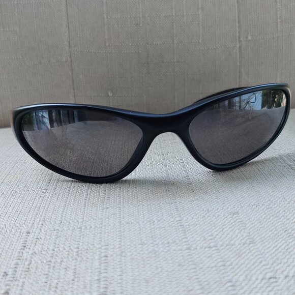 Nine West Women Sunglasses Black Wrap Sports Frame/Shades - Picture 2 of 14